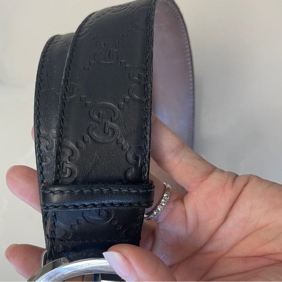 Men’s Leather Signature Gucci Belt - Picture 6 of 8